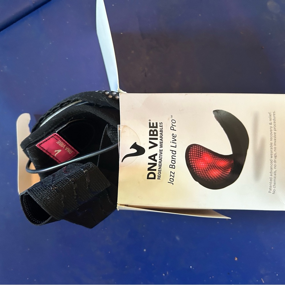 DNA VIBE Jazz Band Live Pro Black and Red Earbuds